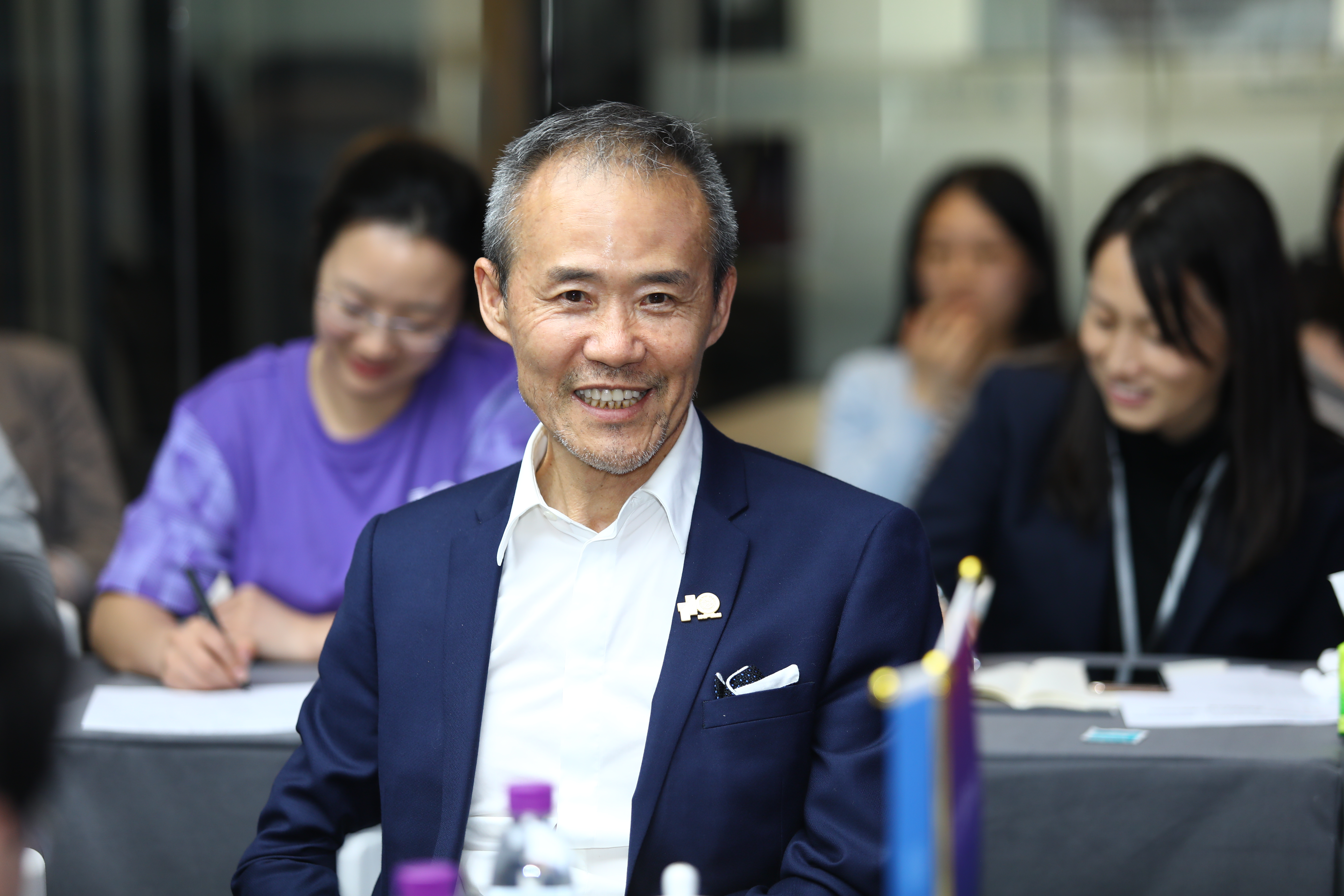 万科集团王石一行与清华万科变态视频
师生面对面