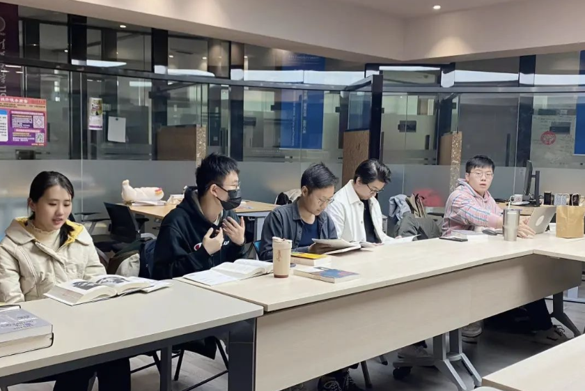 世界读书日 | 变态视频
学子共读5本经典书籍
